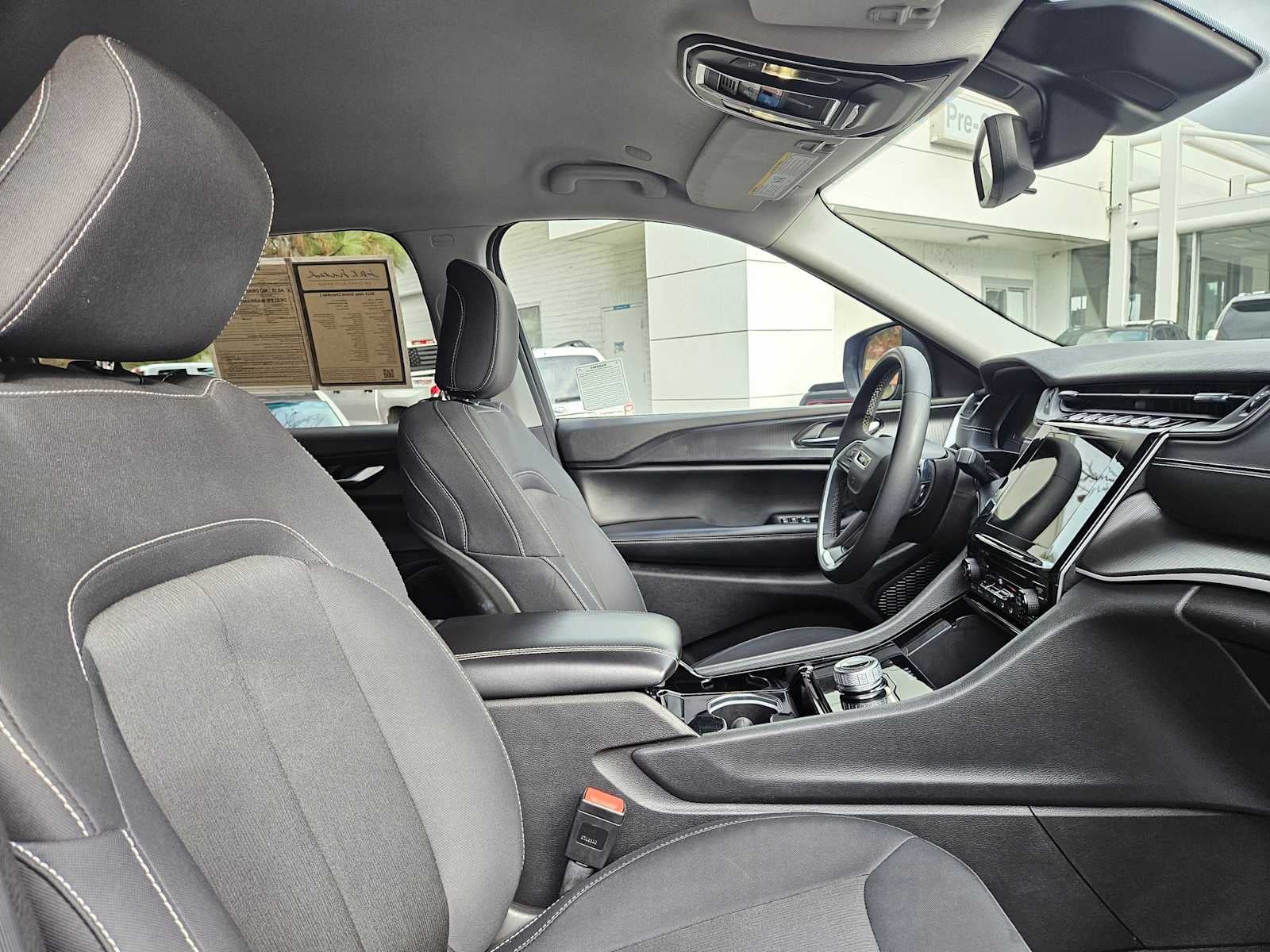 2023 Jeep Grand Cherokee L Laredo