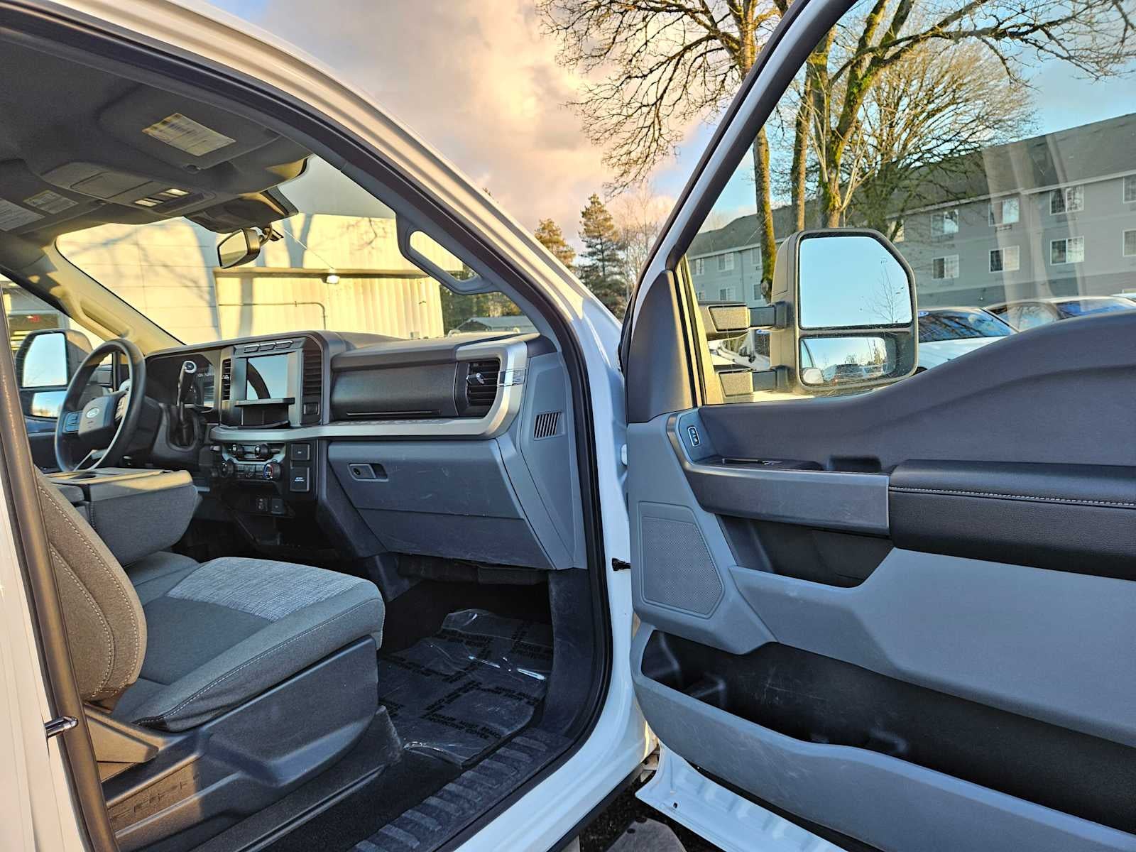 2023 Ford Super Duty F-350 SRW XLT