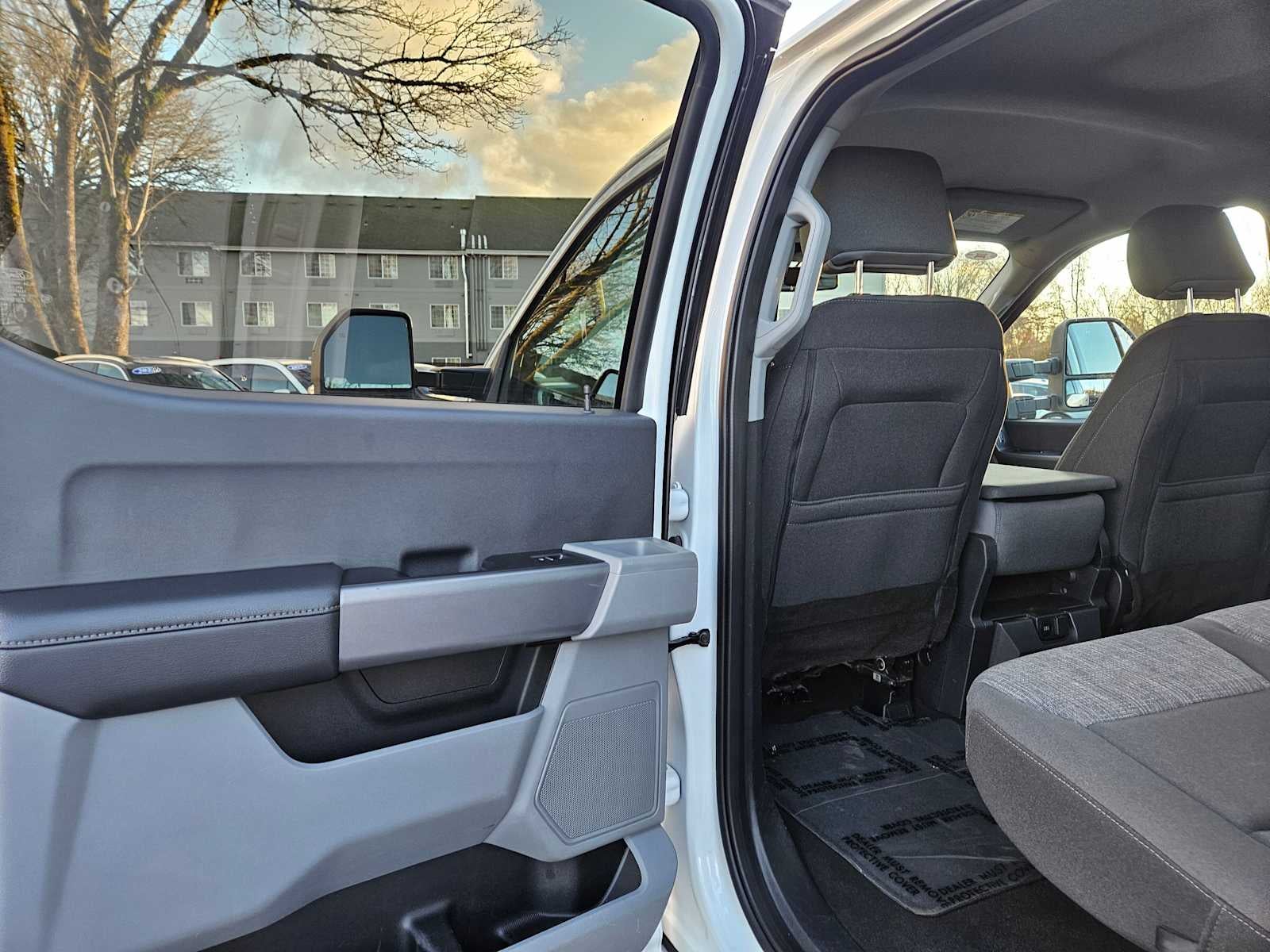 2023 Ford Super Duty F-350 SRW XLT