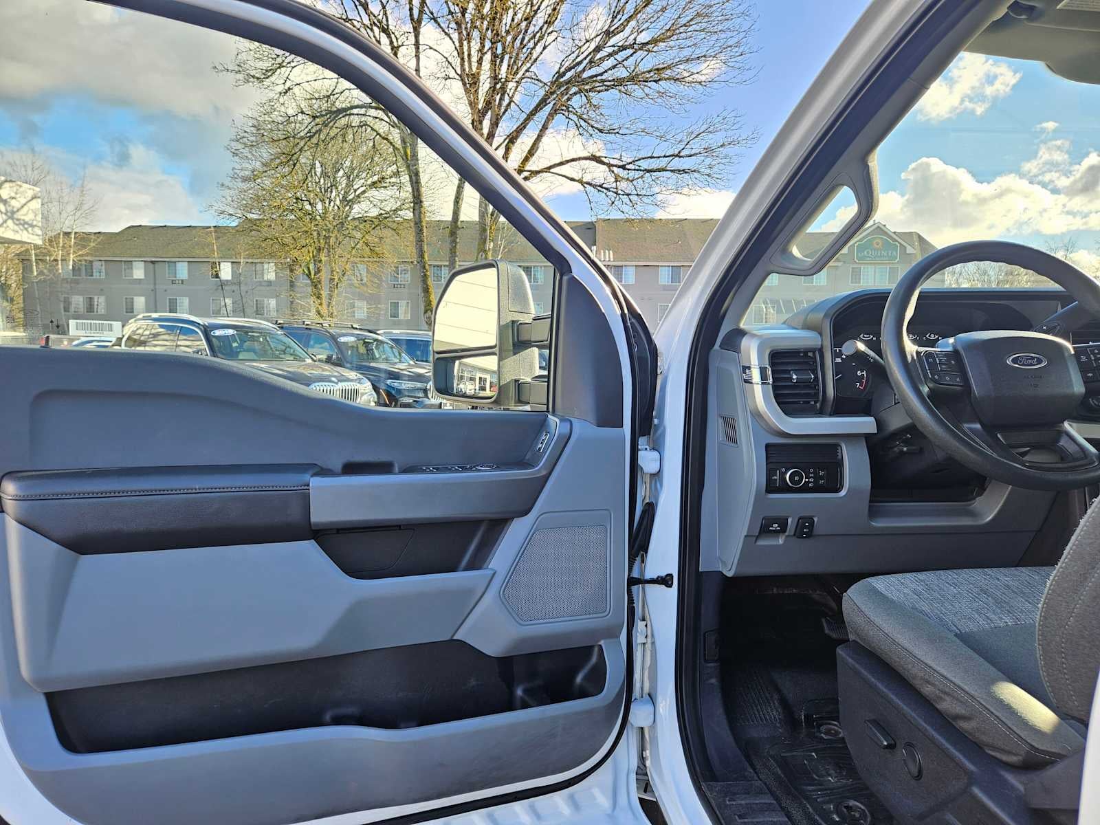 2023 Ford Super Duty F-350 SRW Pickup XLT