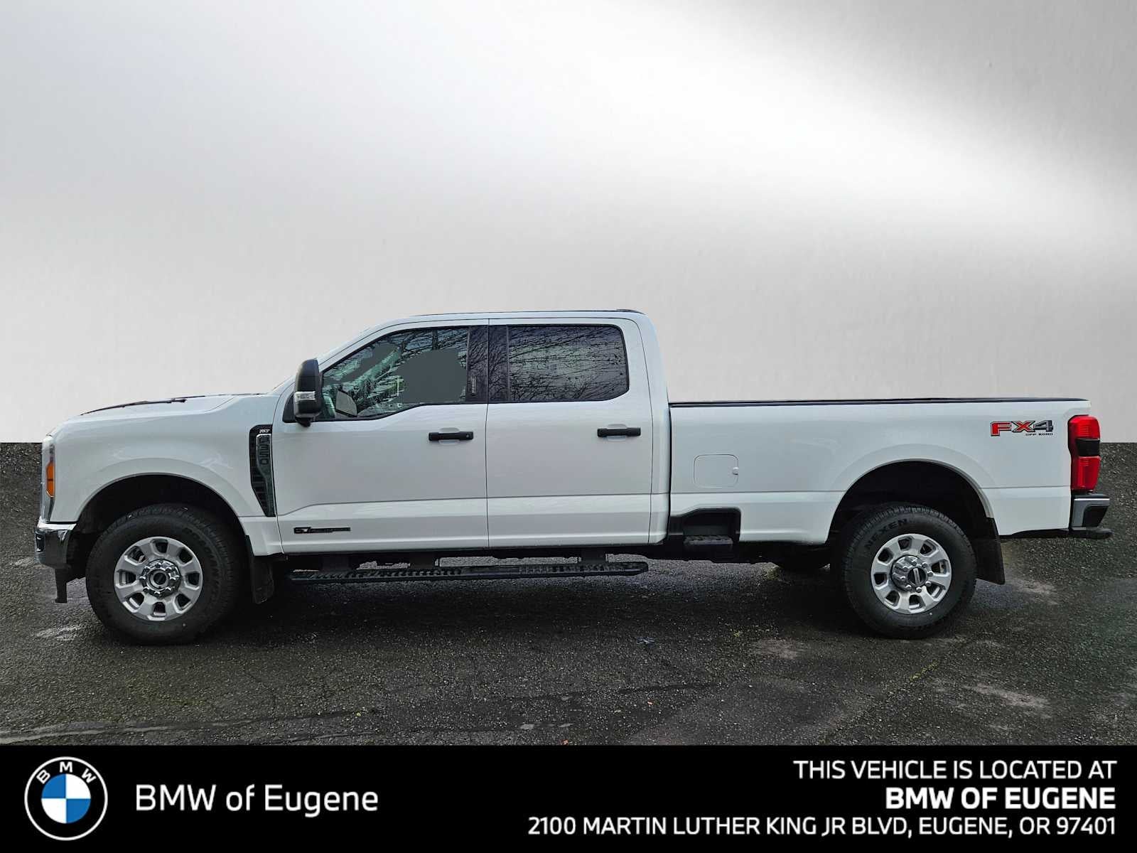 2023 Ford Super Duty F-350 SRW Pickup XLT