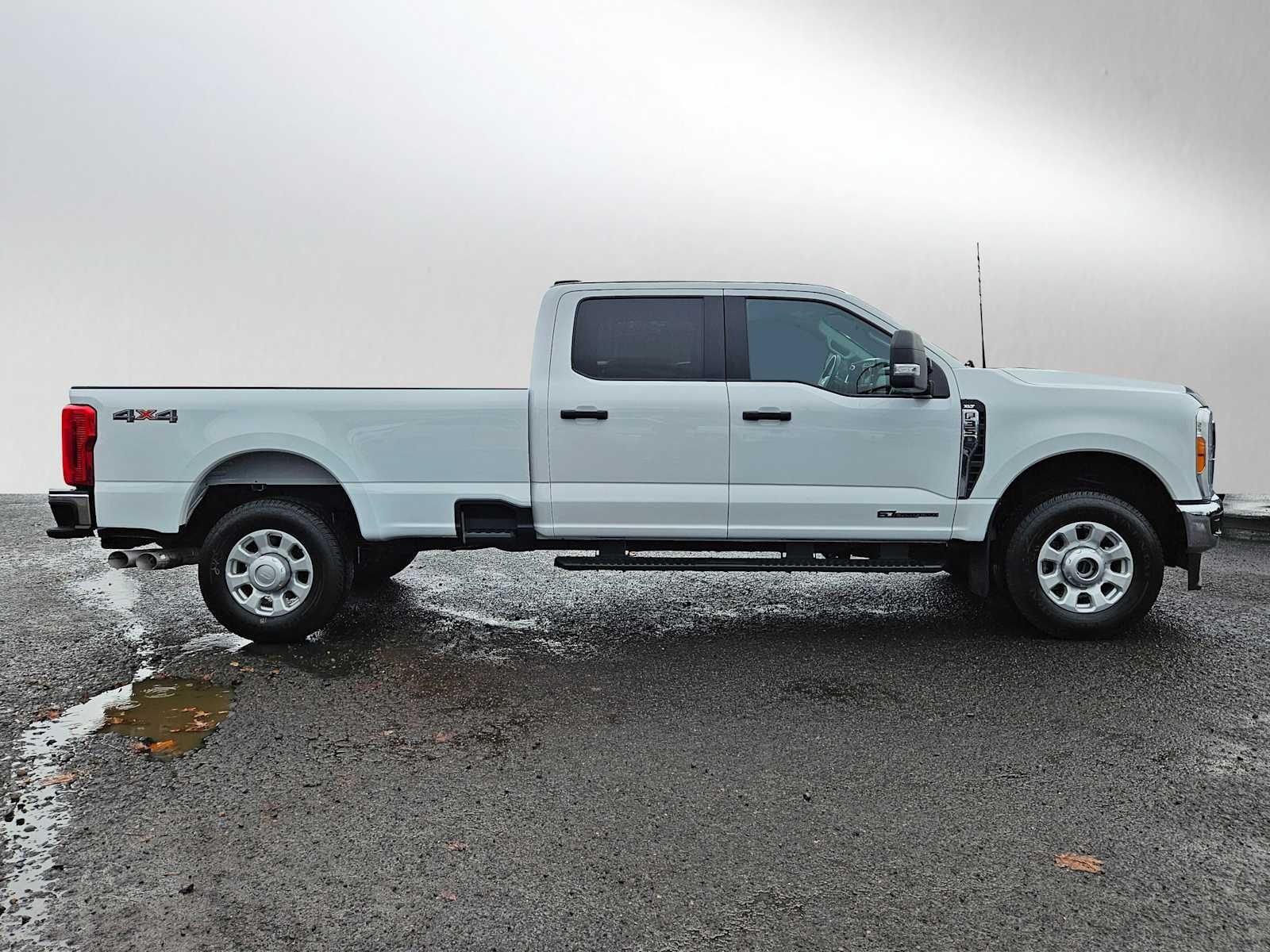 2023 Ford Super Duty F-350 SRW XLT