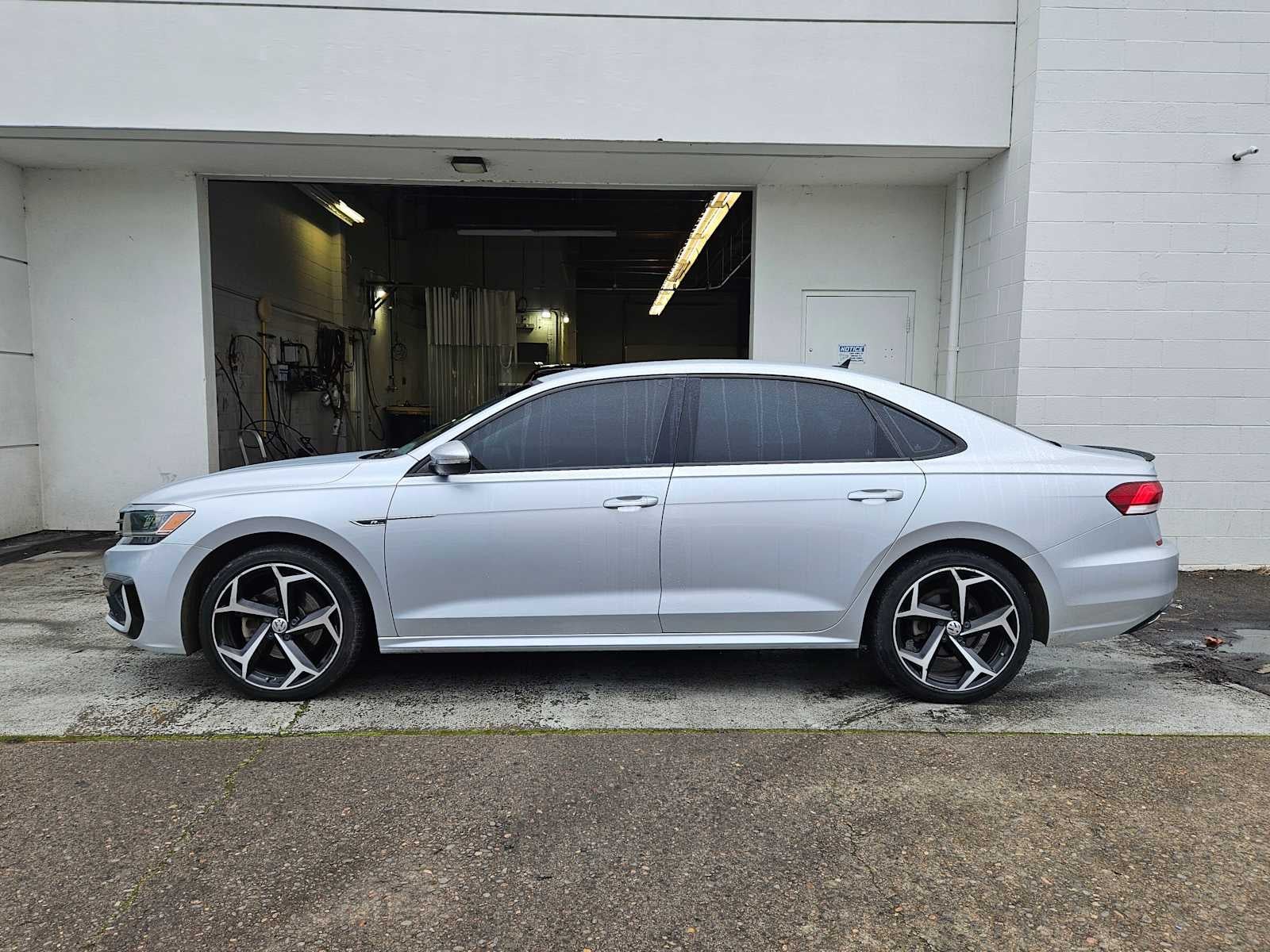 2020 Volkswagen Passat 2.0T R-Line
