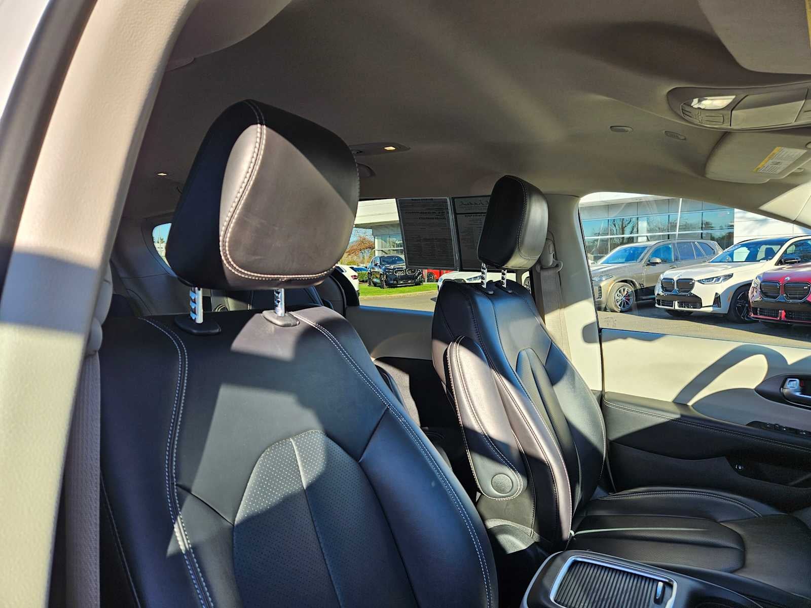 2024 Chrysler Pacifica Hybrid Select