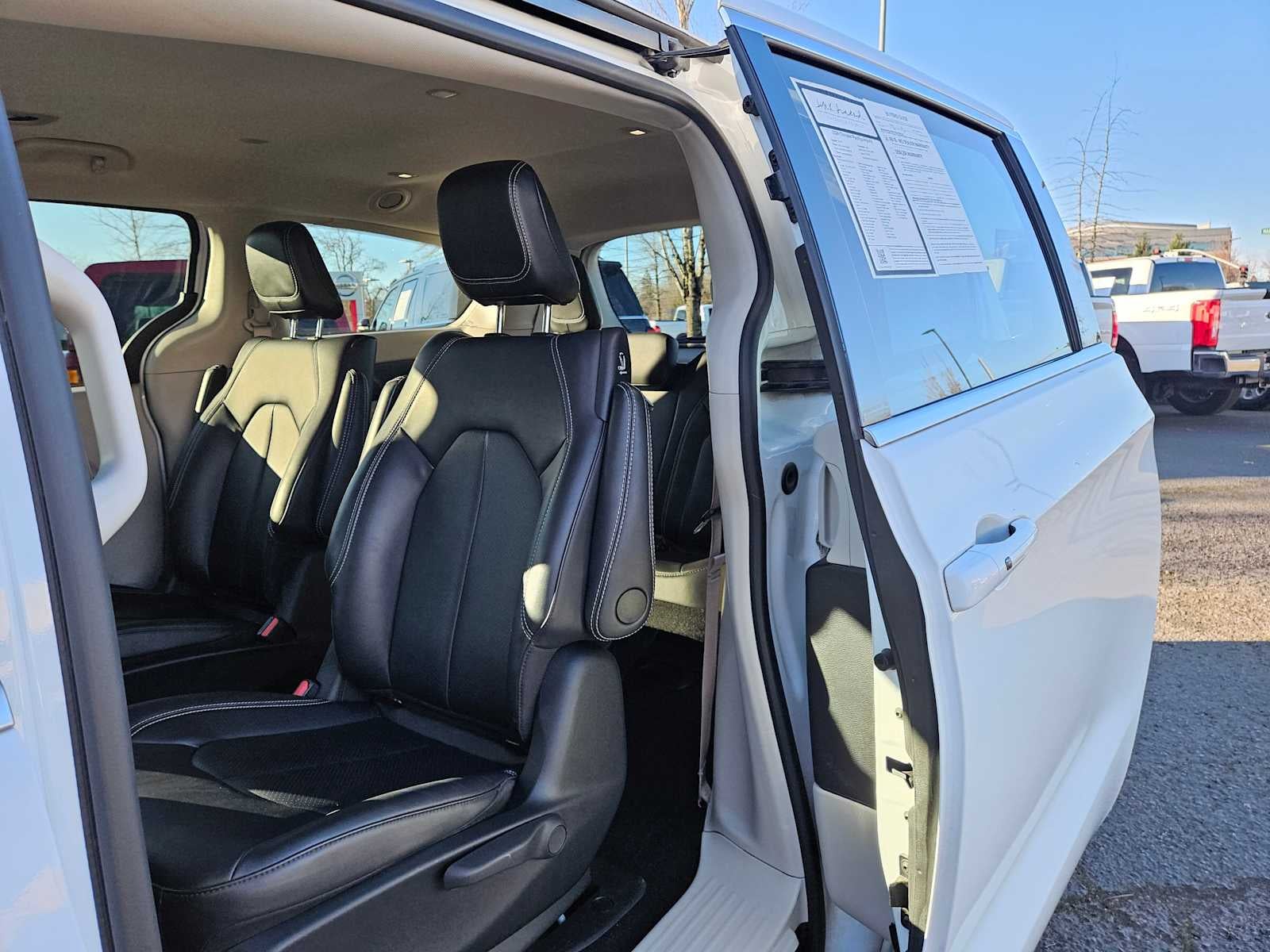 2024 Chrysler Pacifica Hybrid Select