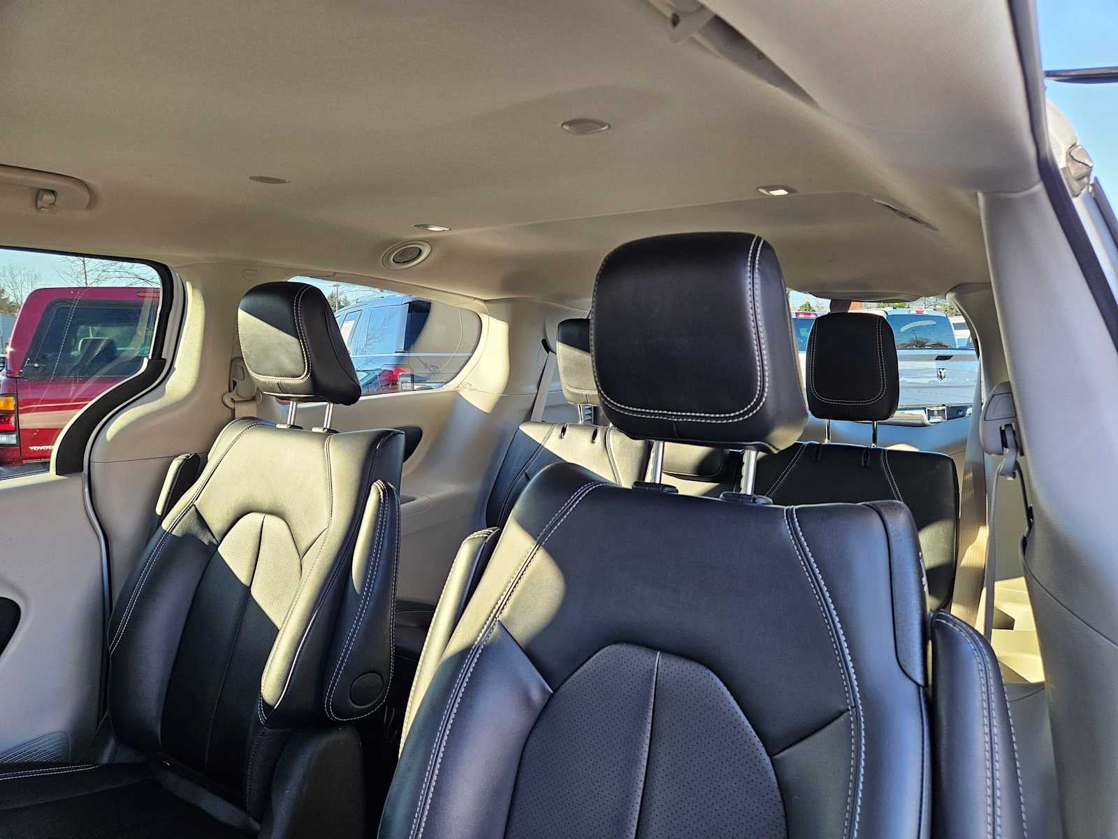 2024 Chrysler Pacifica Hybrid Select