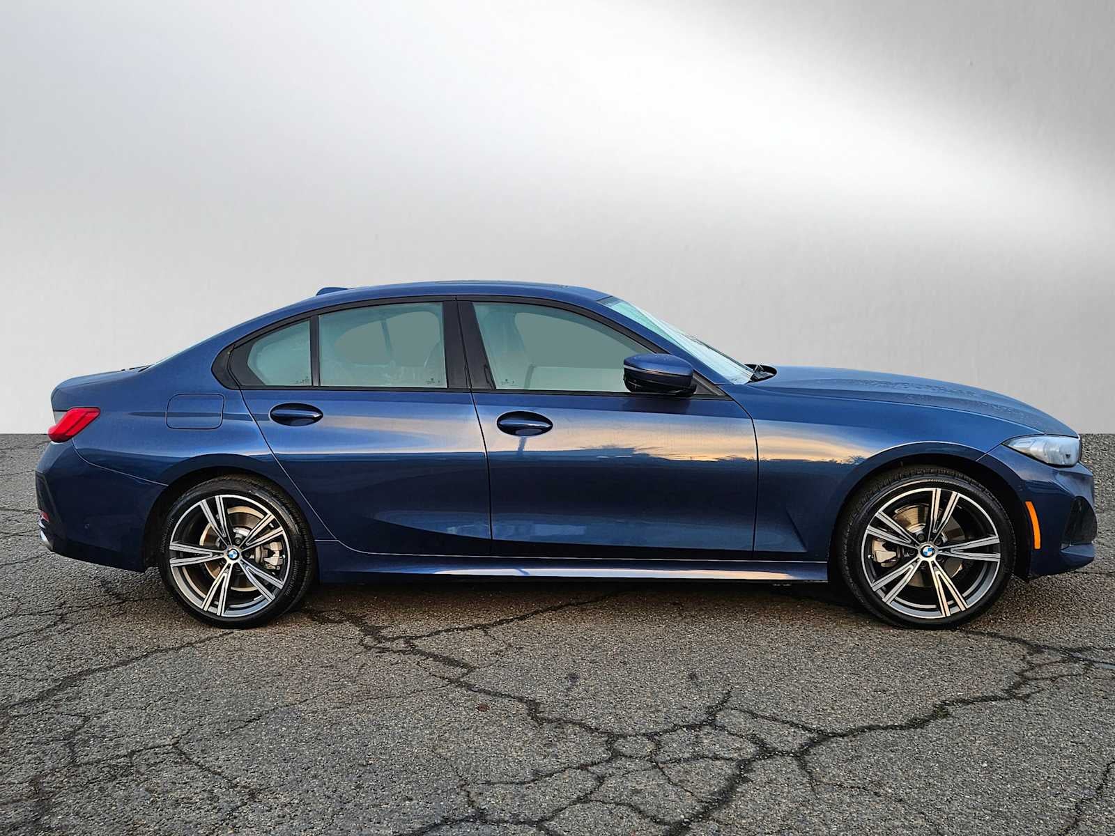 2023 BMW 3 Series 330i xDrive