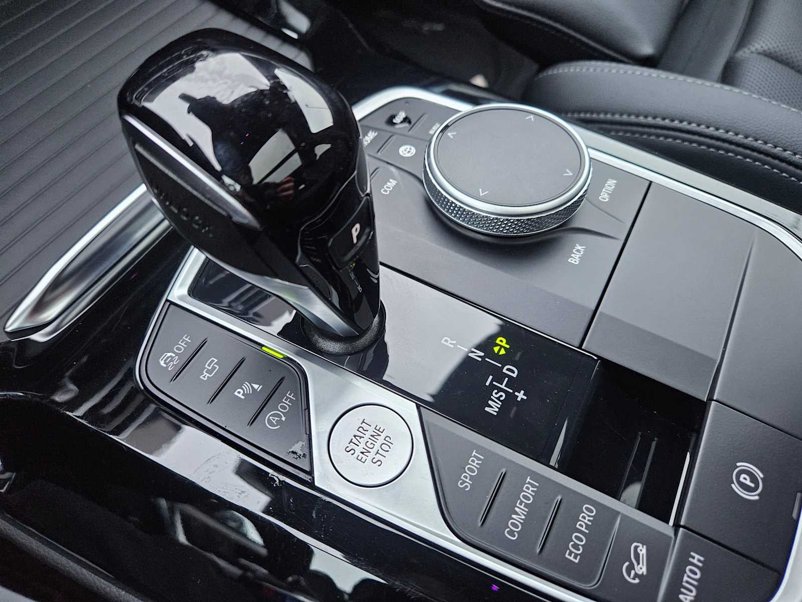 2025 BMW X4 xDrive30i