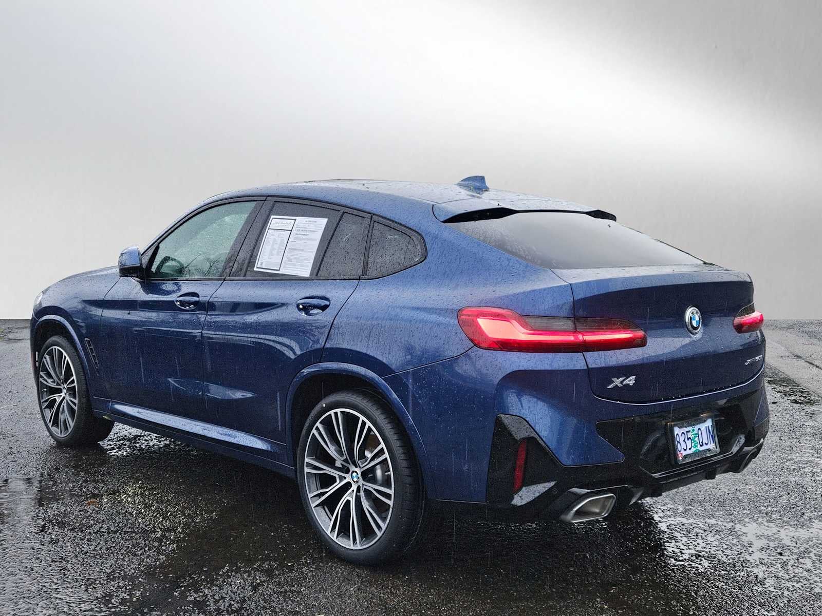 2025 BMW X4 xDrive30i