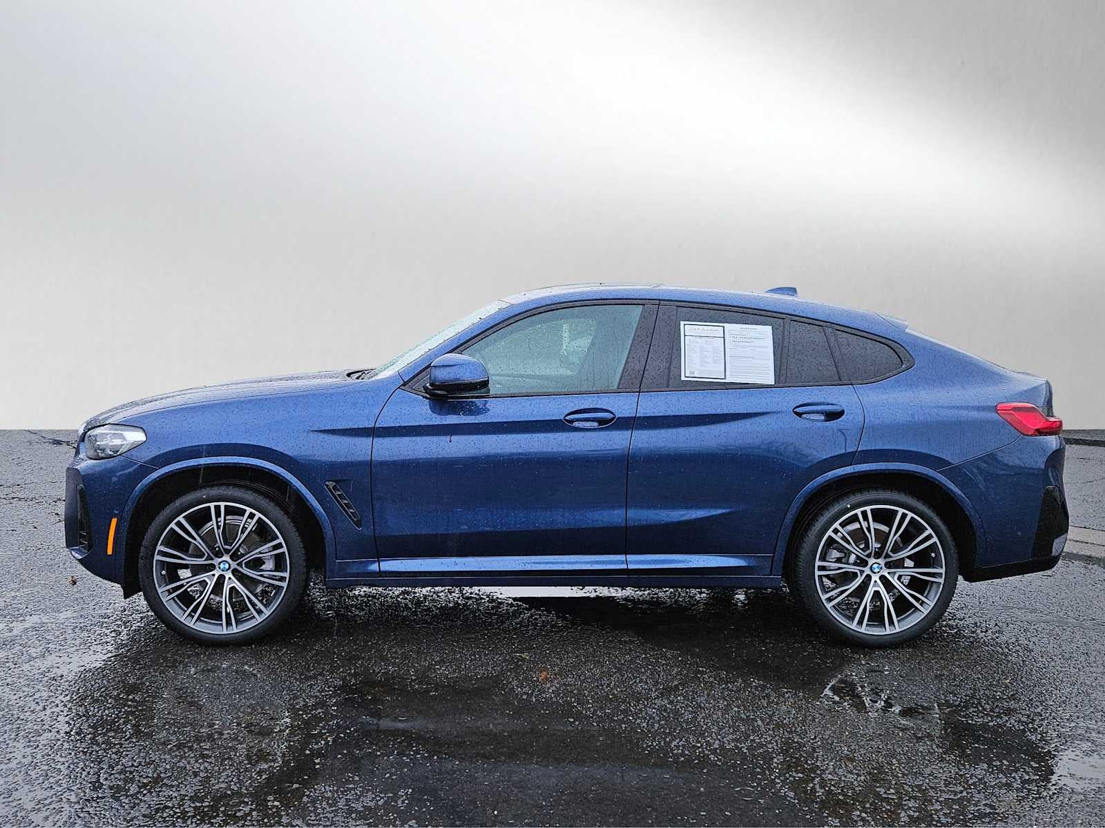 2025 BMW X4 xDrive30i