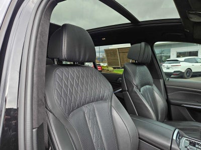 2023 BMW X7 M60i M60i