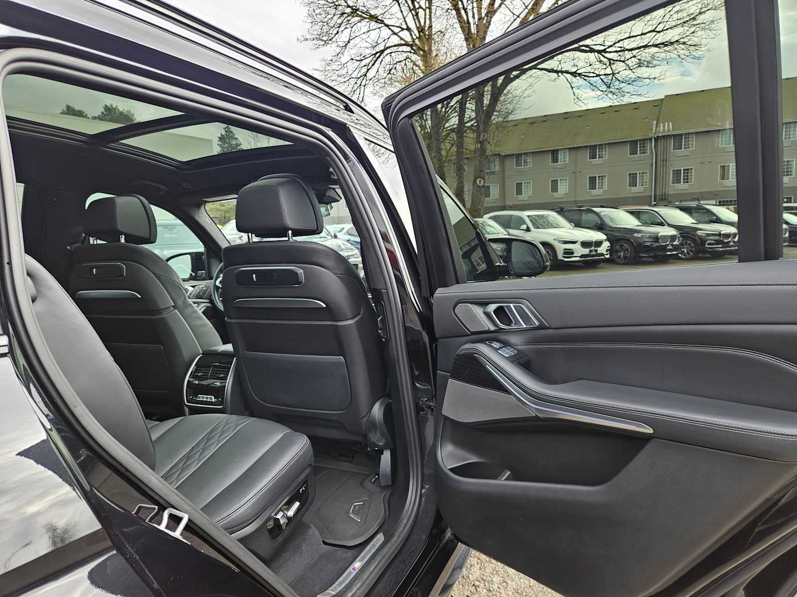 2023 BMW X7 M60i M60i