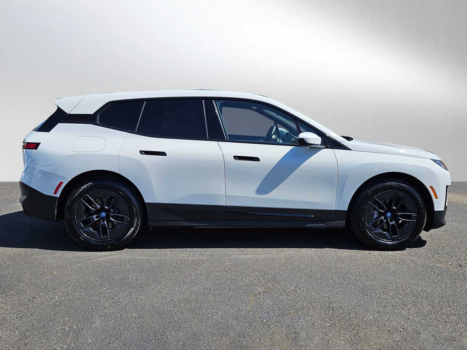 2025 BMW iX xDrive50