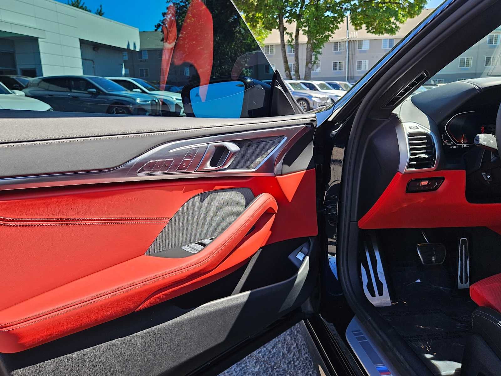 2025 BMW 8 Series 840i