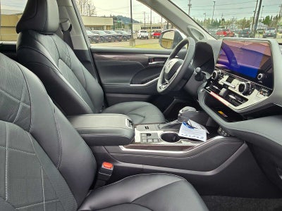 2026 Toyota Highlander Hybrid Platinum