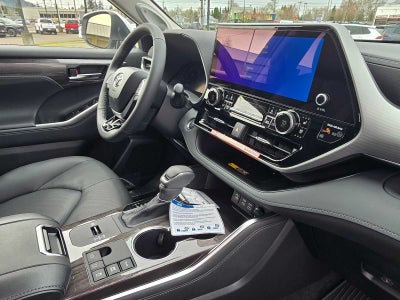 2026 Toyota Highlander Hybrid Platinum