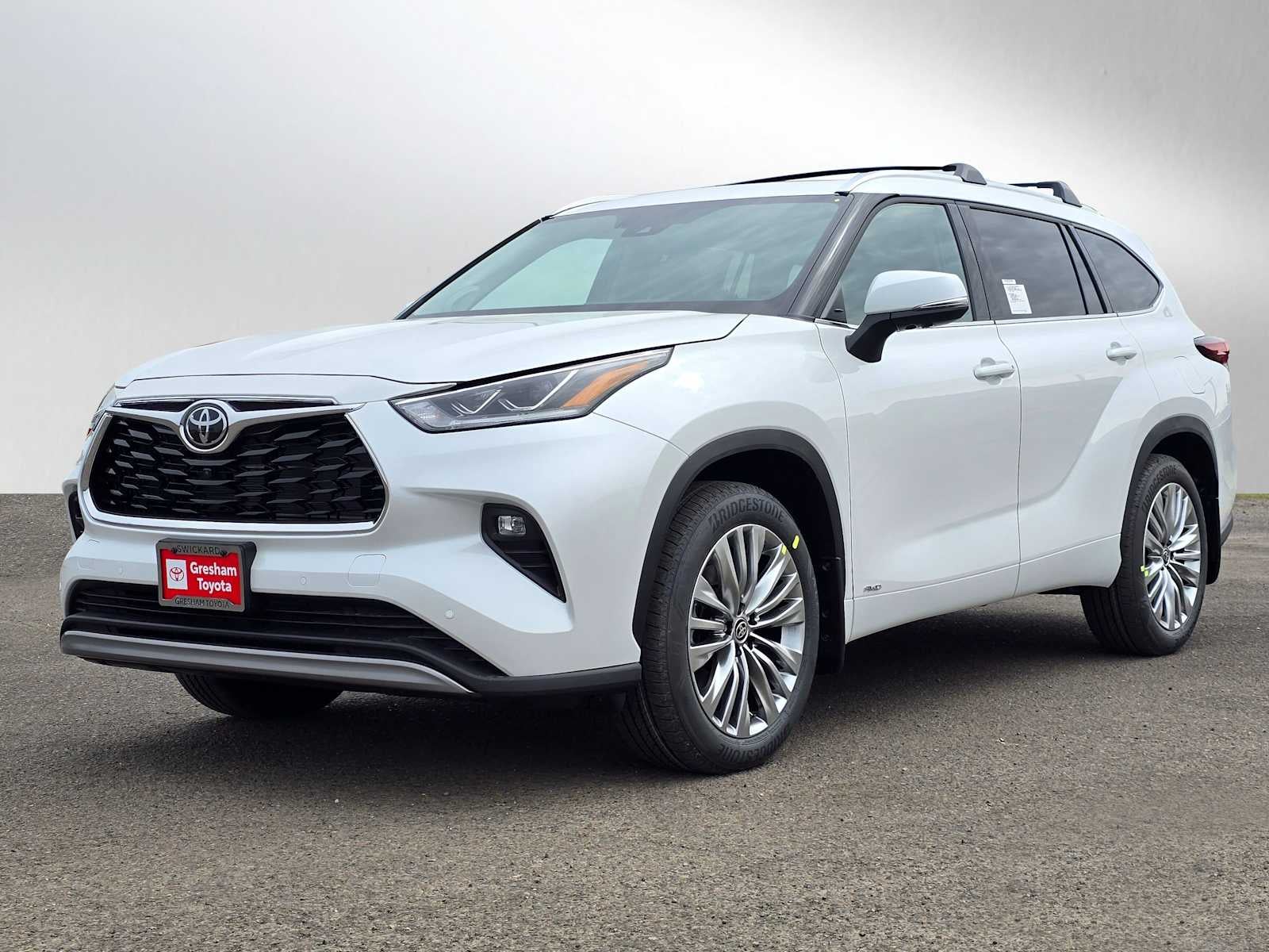 2026 Toyota Highlander Hybrid Platinum