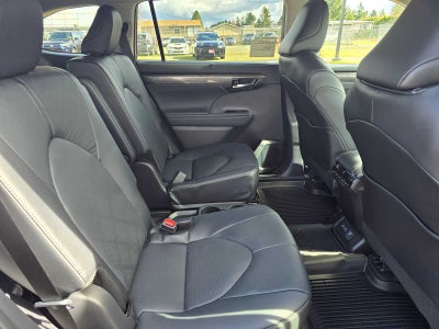 2026 Toyota Highlander Hybrid Platinum