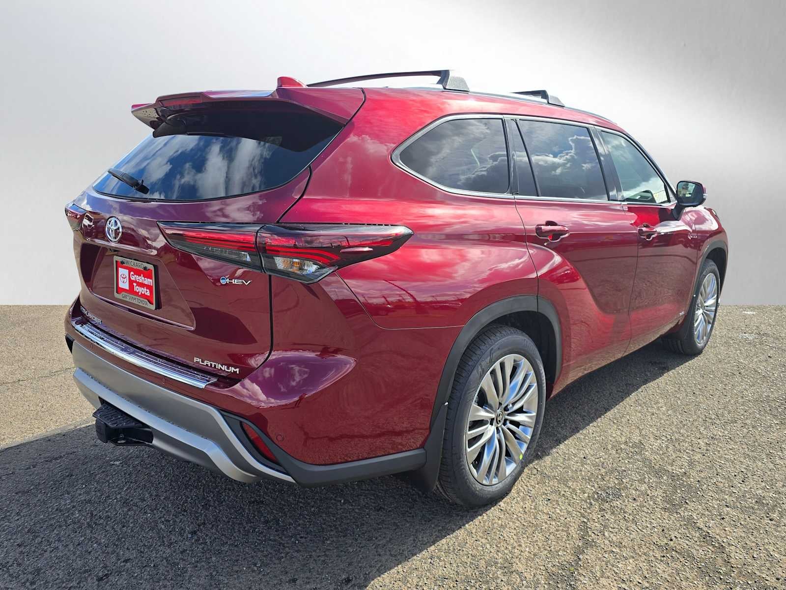 2026 Toyota Highlander Hybrid Platinum