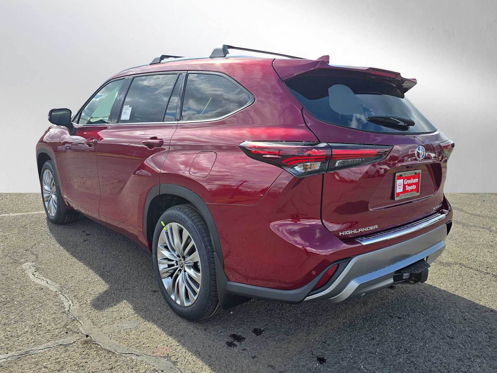 2026 Toyota Highlander Hybrid Platinum