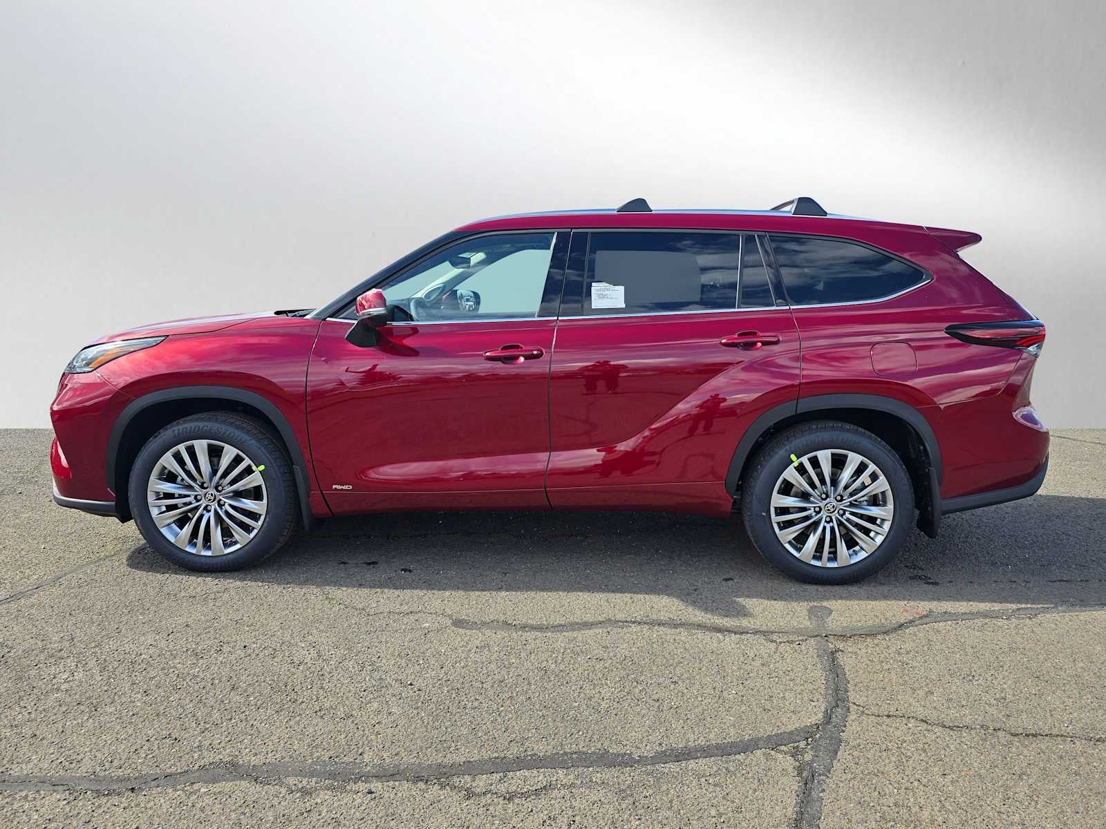 2026 Toyota Highlander Hybrid Platinum