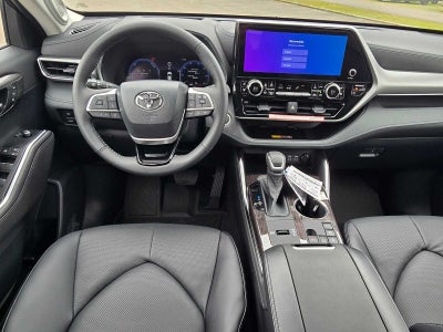 2026 Toyota Highlander Hybrid Platinum