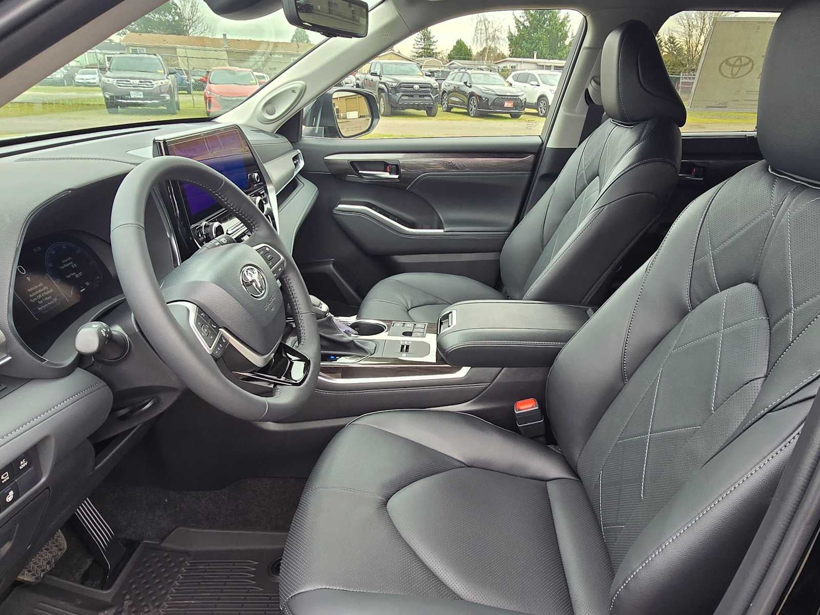 2026 Toyota Highlander Hybrid Platinum