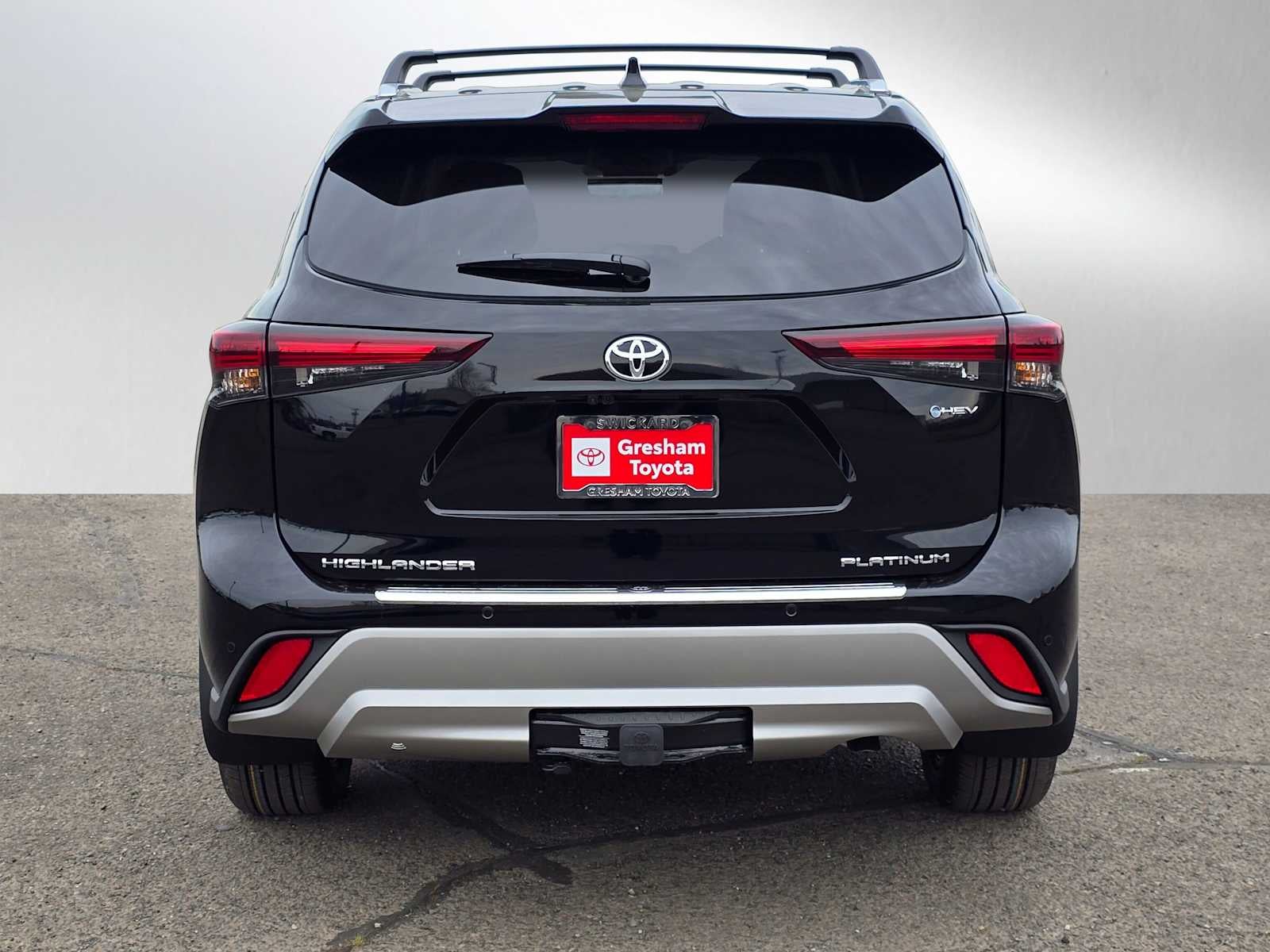 2026 Toyota Highlander Hybrid Platinum