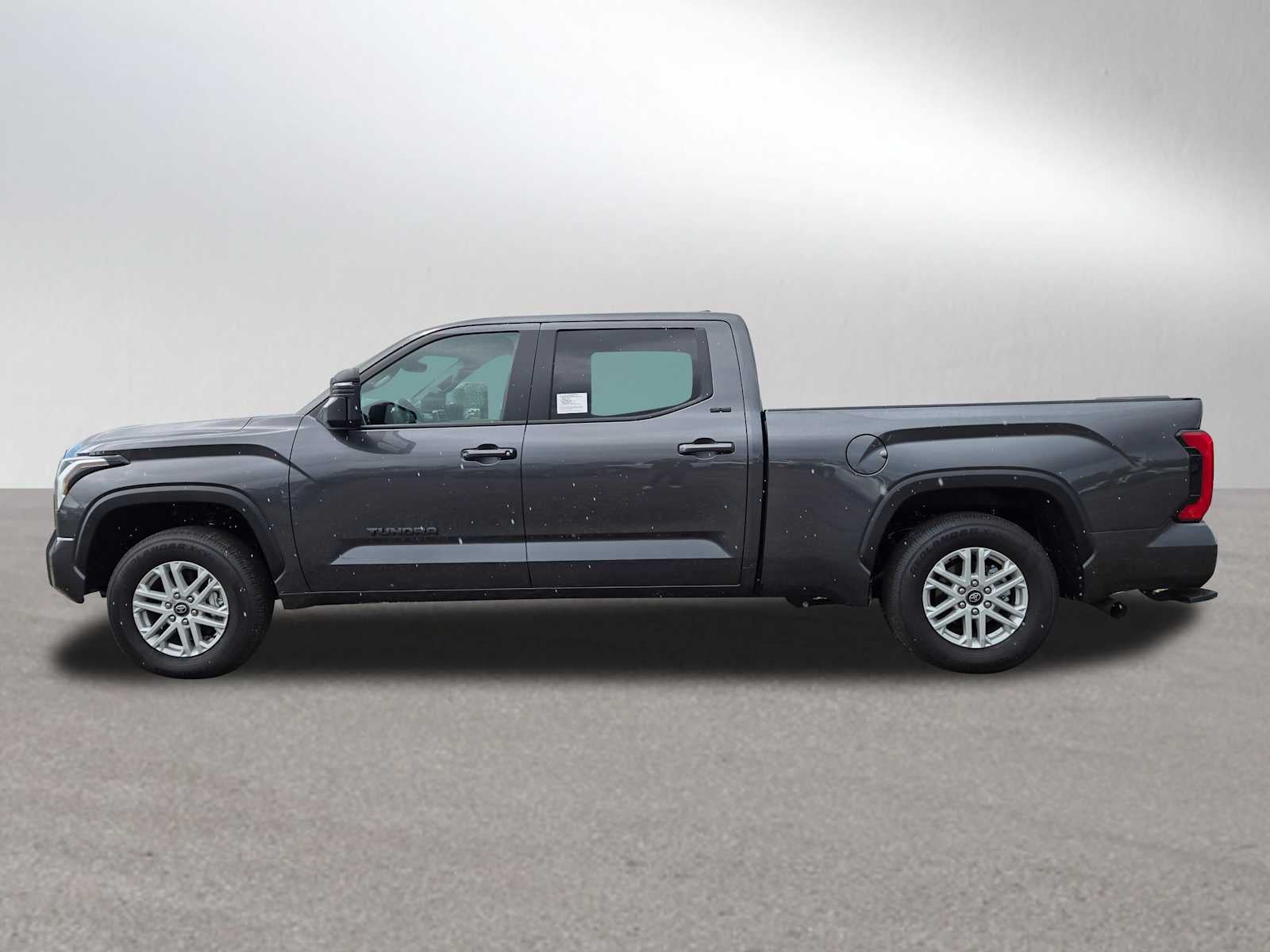 2026 Toyota Tundra SR5 - Photo 6