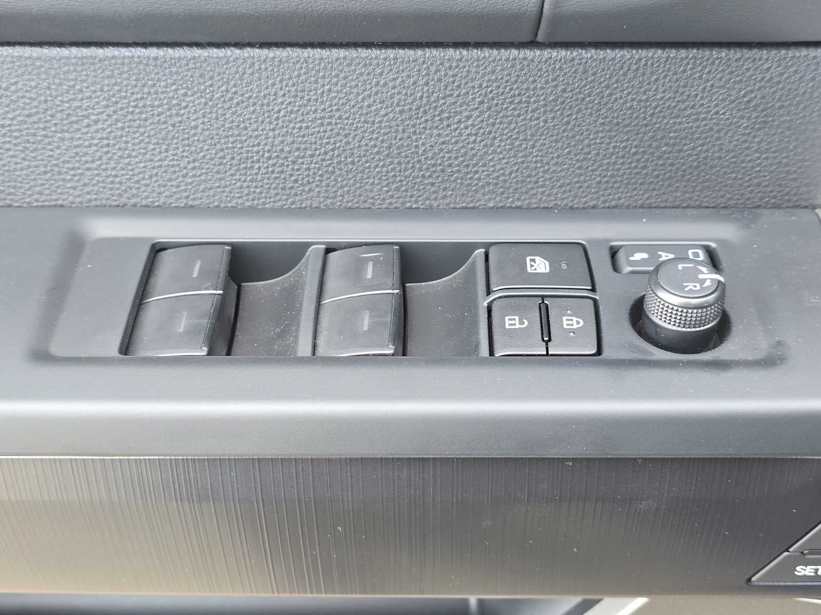 2026 Toyota Sequoia Platinum - Photo 24