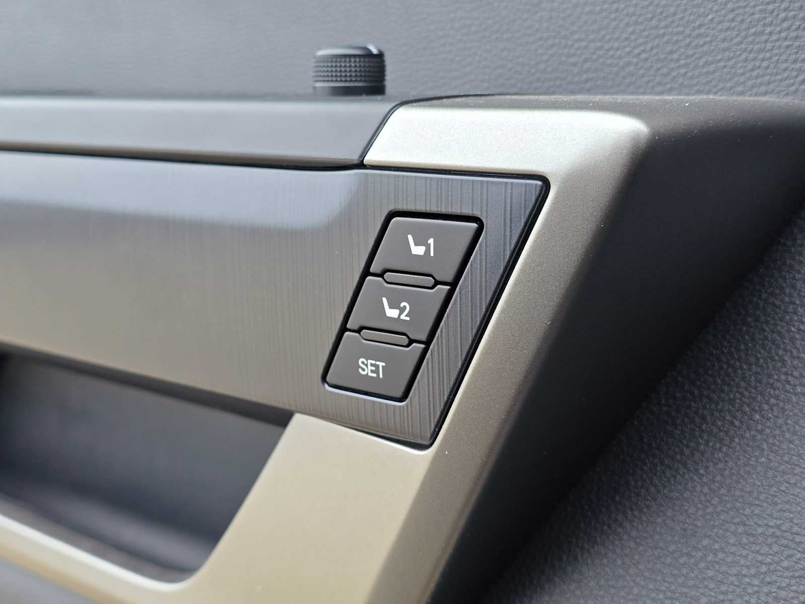 2026 Toyota Sequoia Platinum - Photo 25