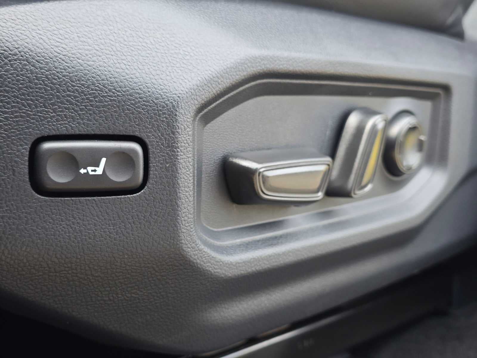 2026 Toyota Sequoia Platinum - Photo 27