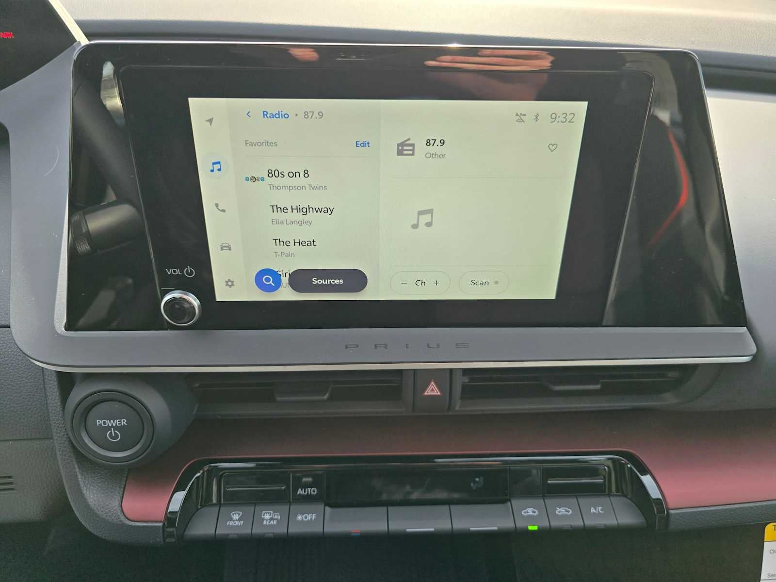 2026 Toyota Prius Plug-In Hybrid SE