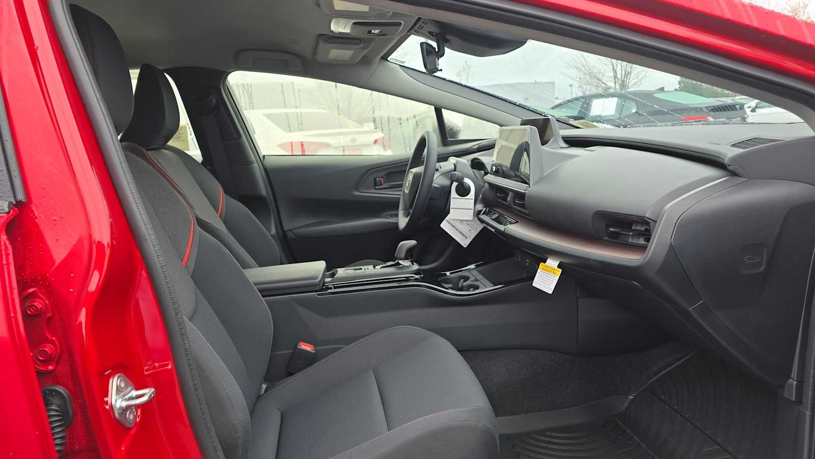 2025 Toyota Prius Plug-In Hybrid SE