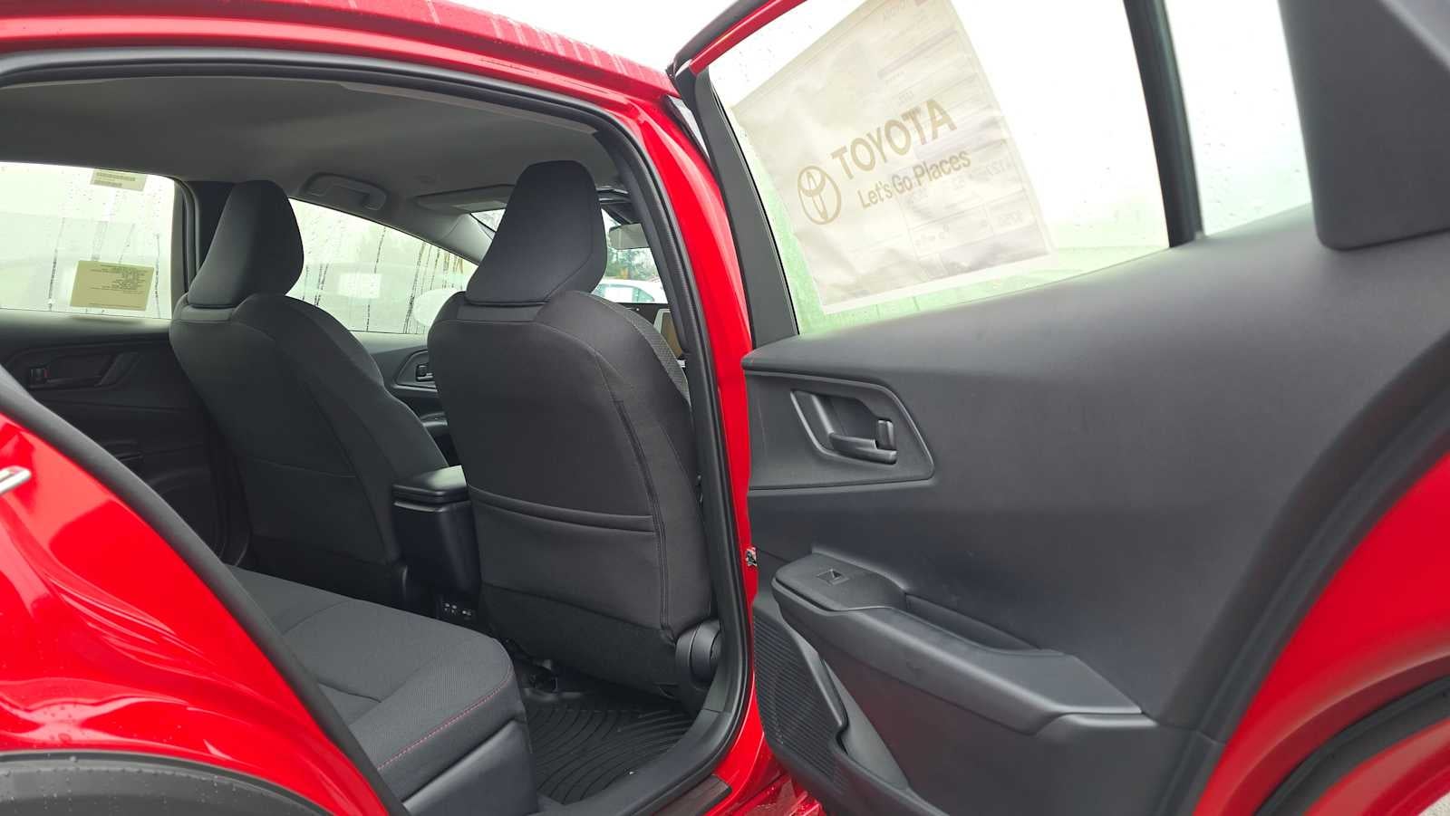 2025 Toyota Prius Plug-In Hybrid SE