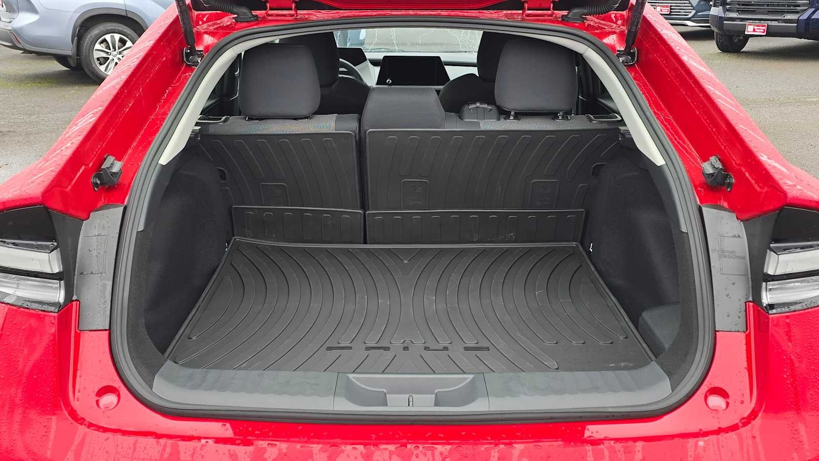 2025 Toyota Prius Plug-In Hybrid SE