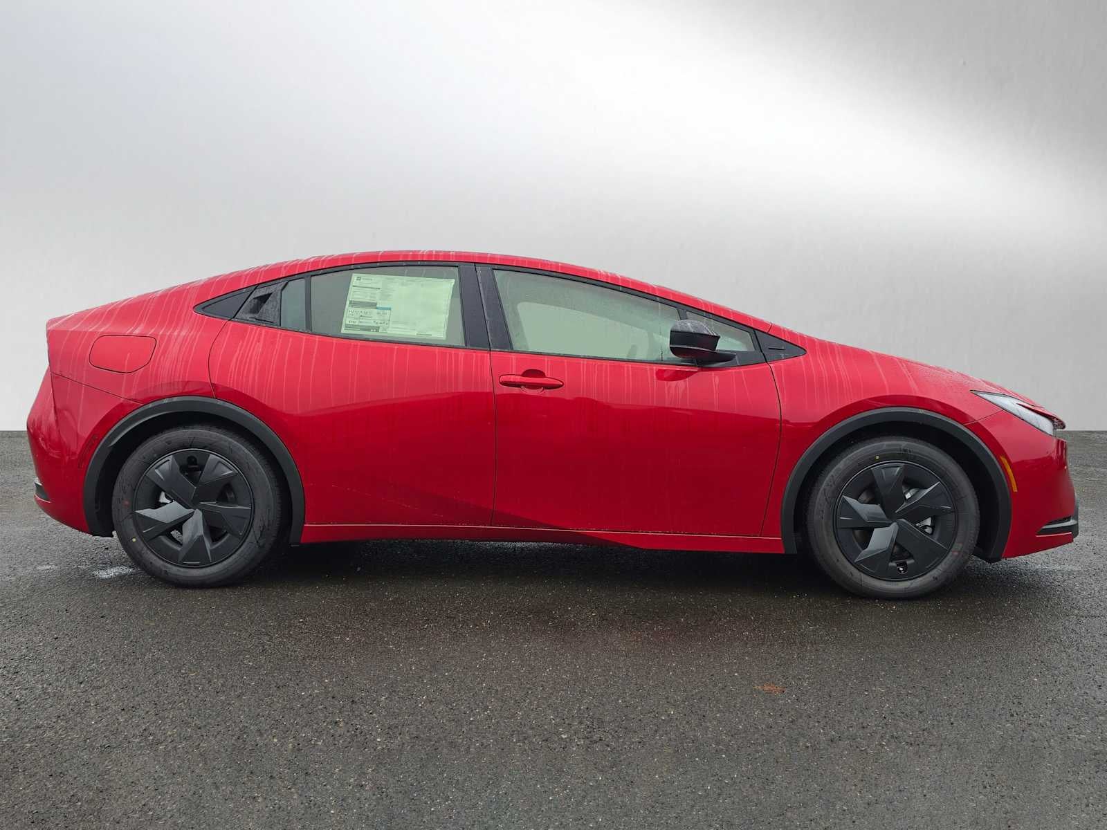 2025 Toyota Prius Plug-In Hybrid SE