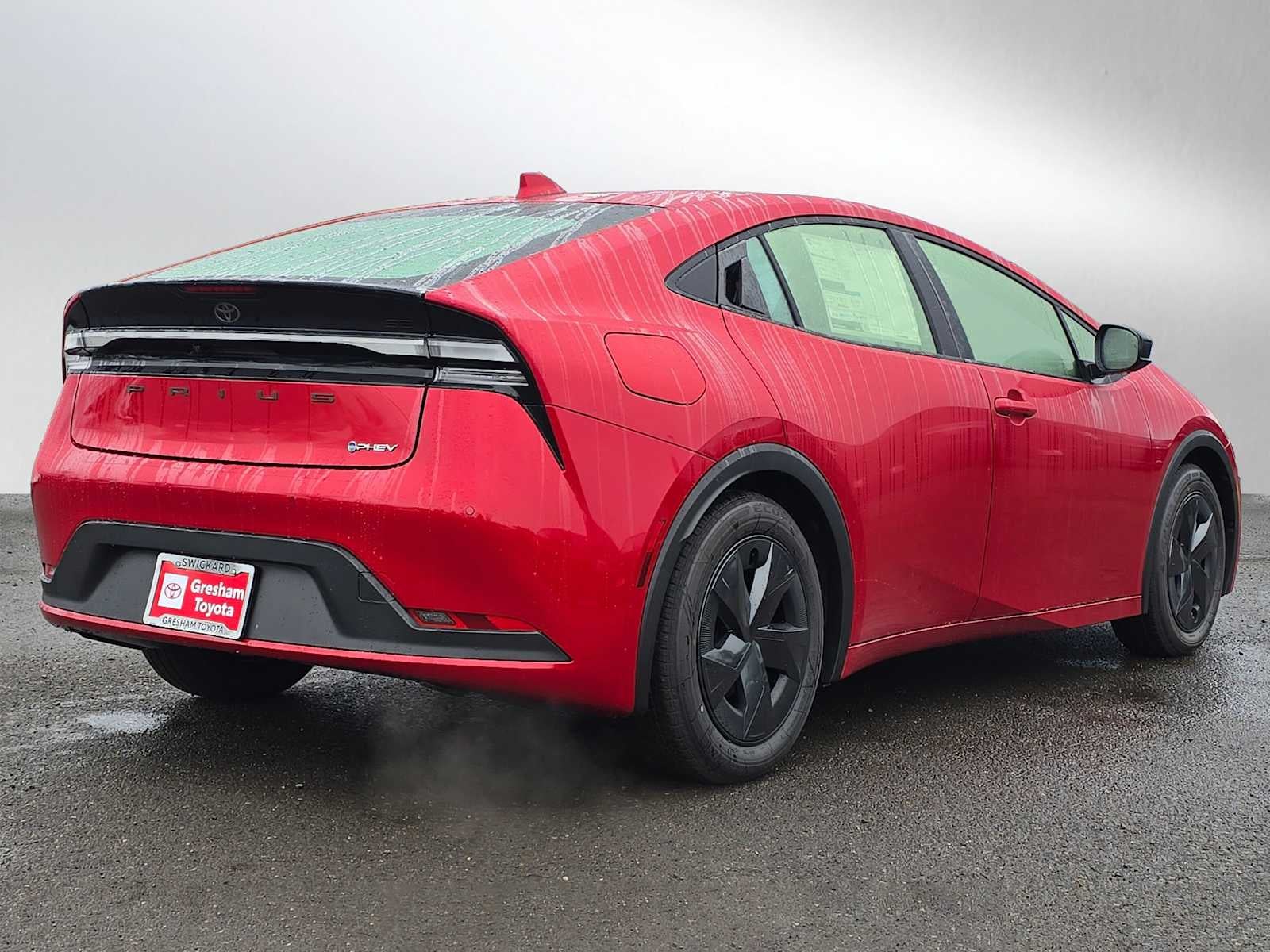 2025 Toyota Prius Plug-In Hybrid SE