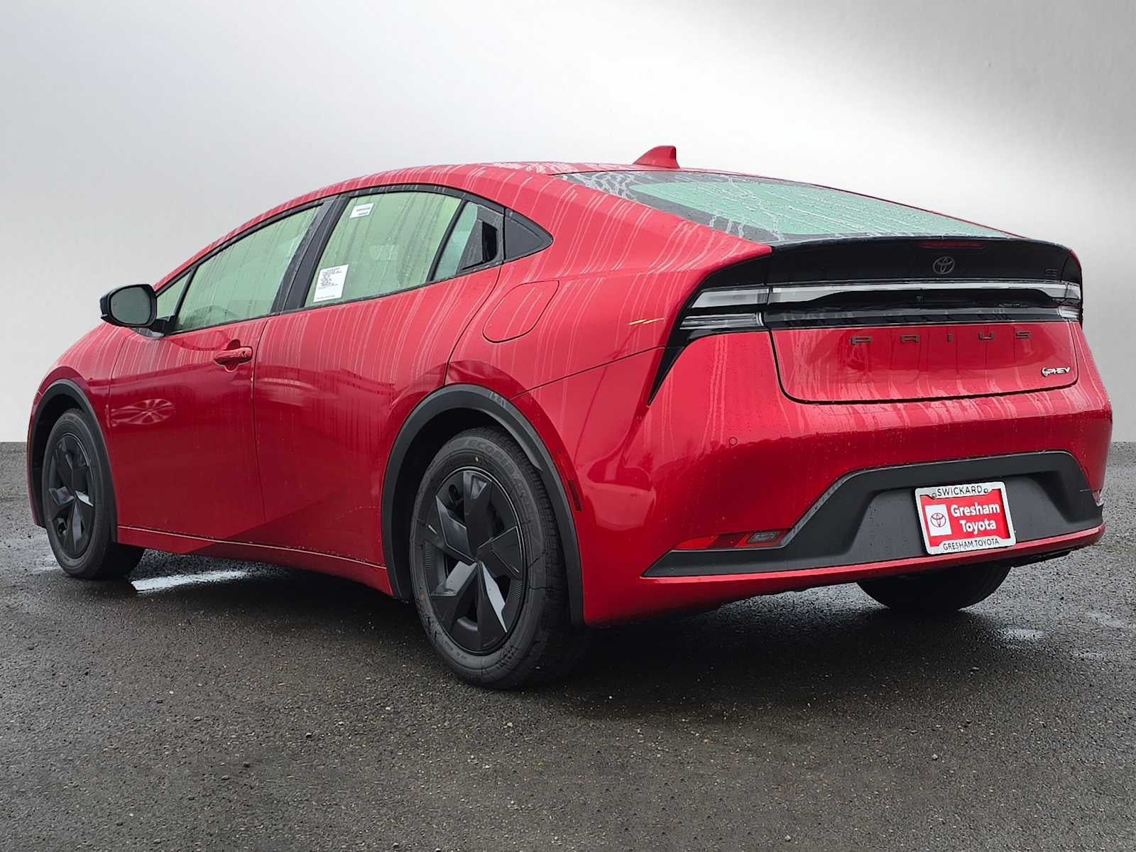 2025 Toyota Prius Plug-In Hybrid SE