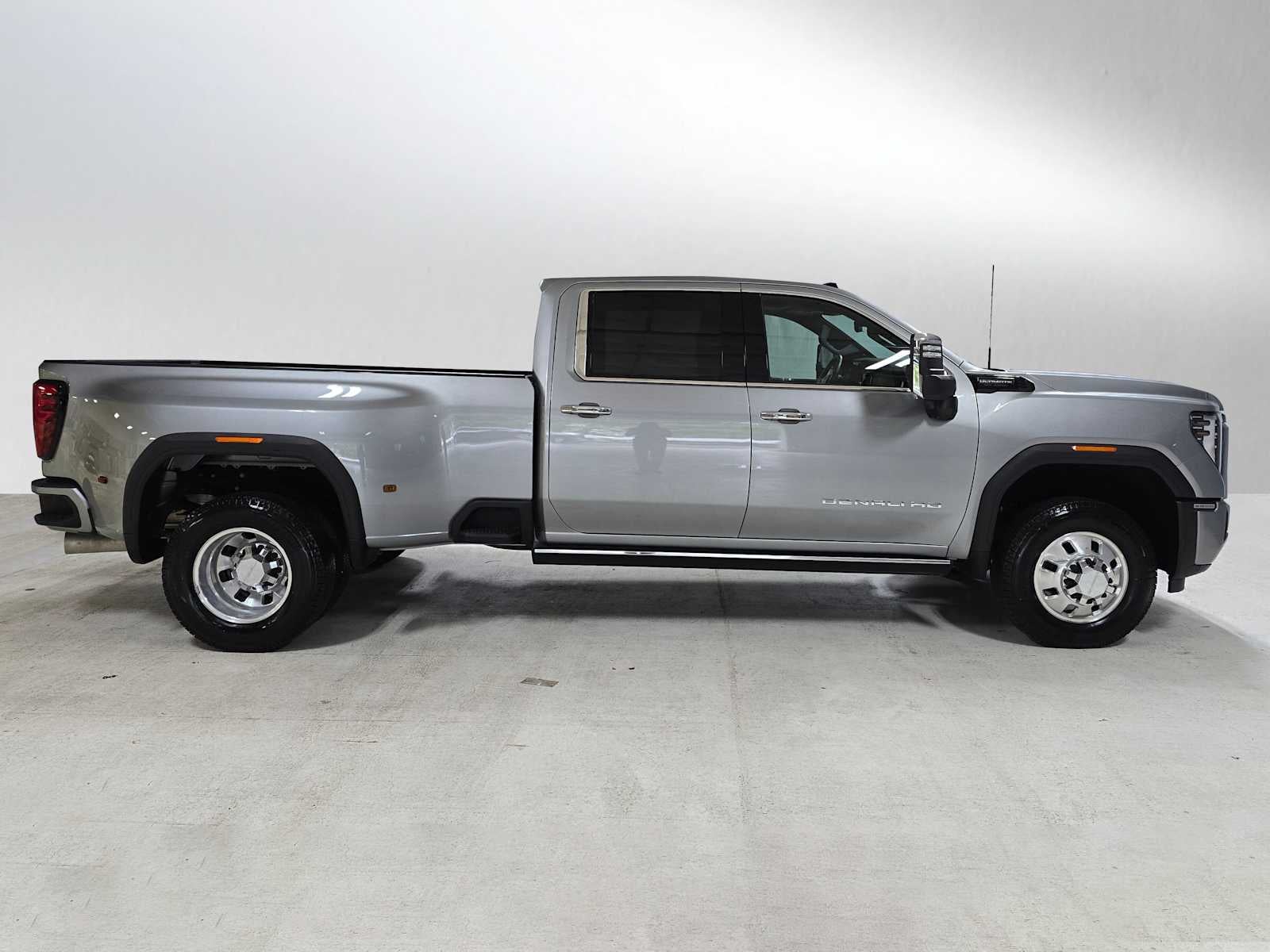2024 GMC Sierra 3500HD Denali Ultimate