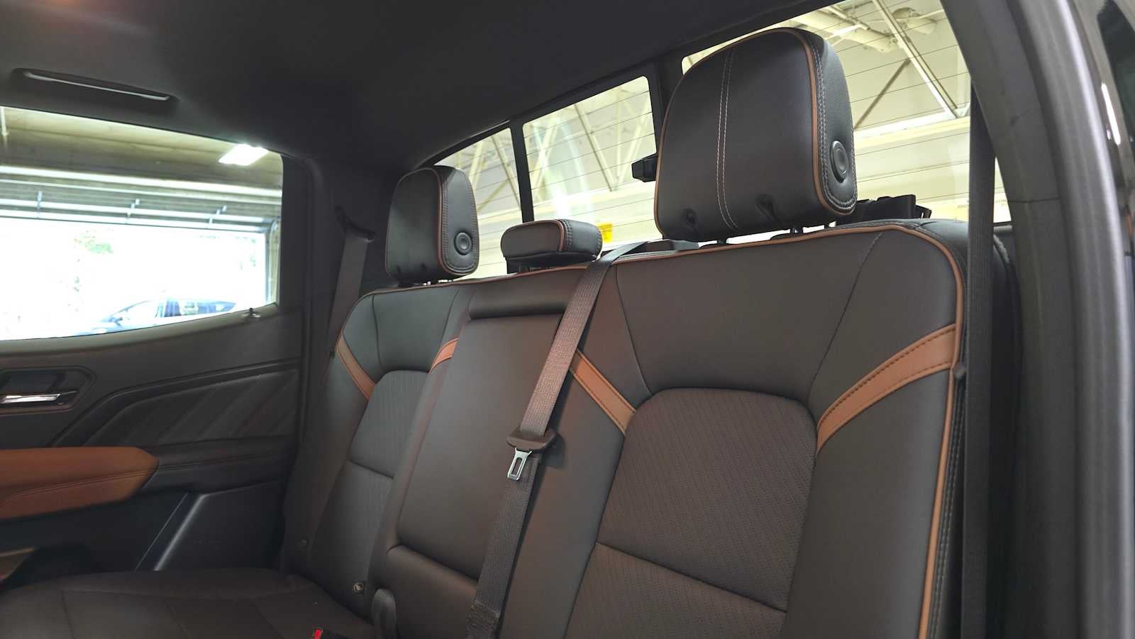 2024 GMC Canyon 4WD AT4