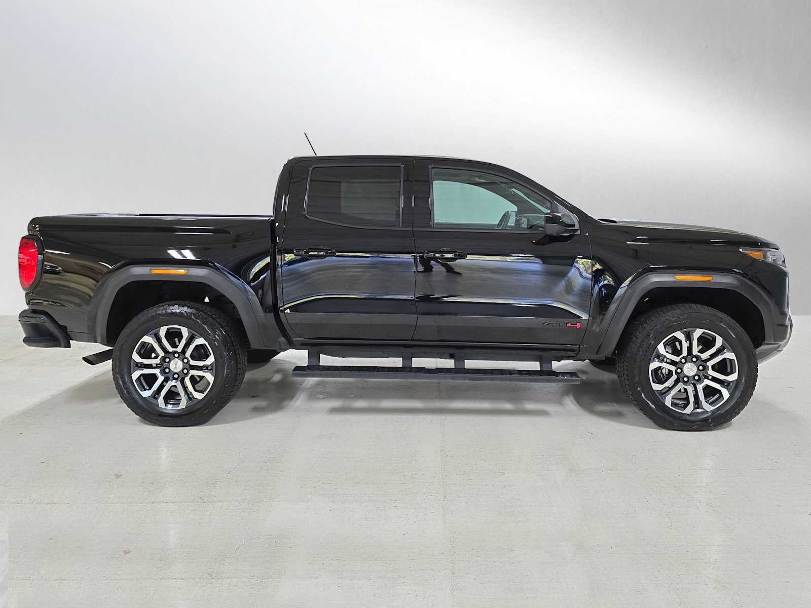 2024 GMC Canyon 4WD AT4