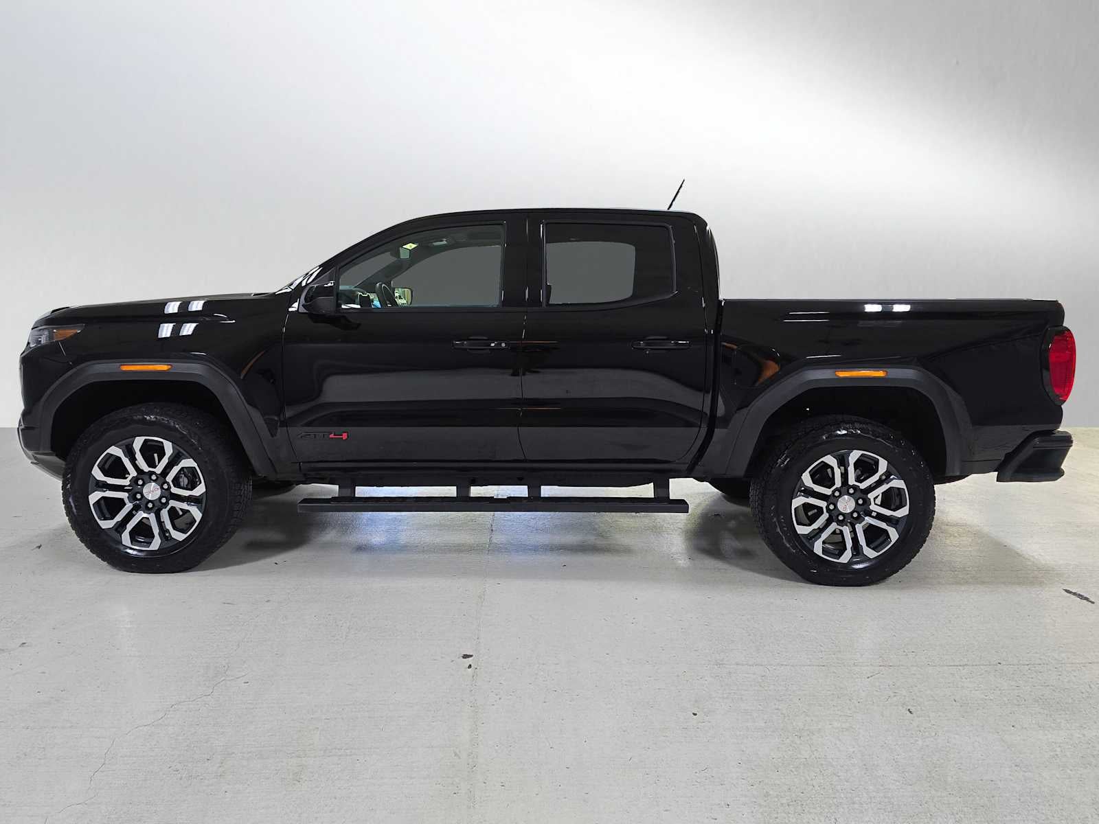 2024 GMC Canyon 4WD AT4
