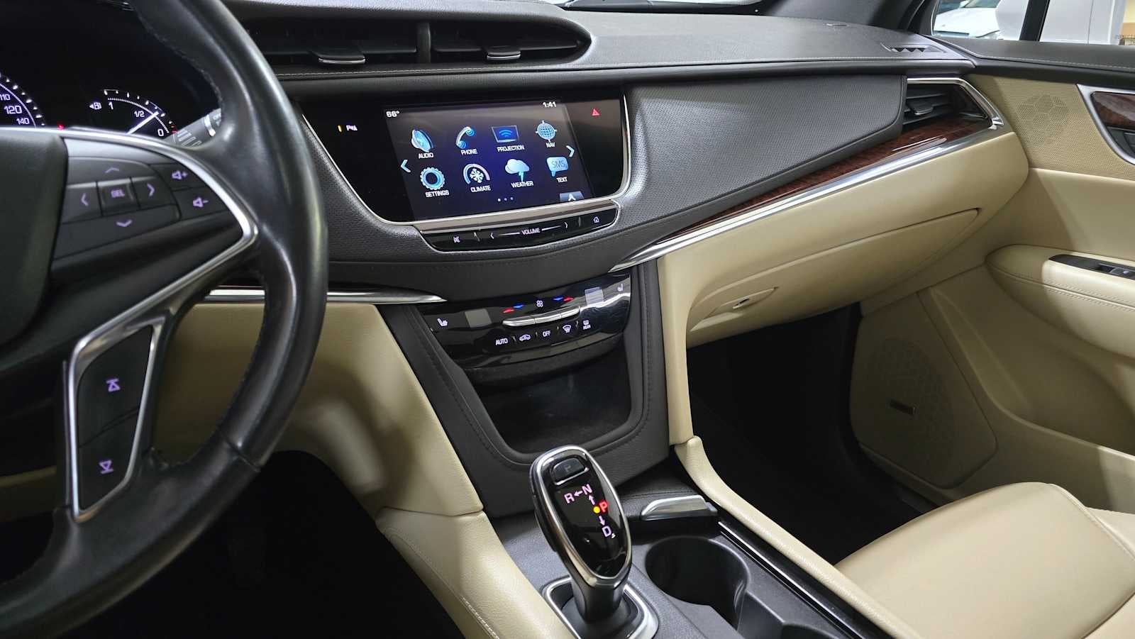 2018 Cadillac XT5 Luxury AWD