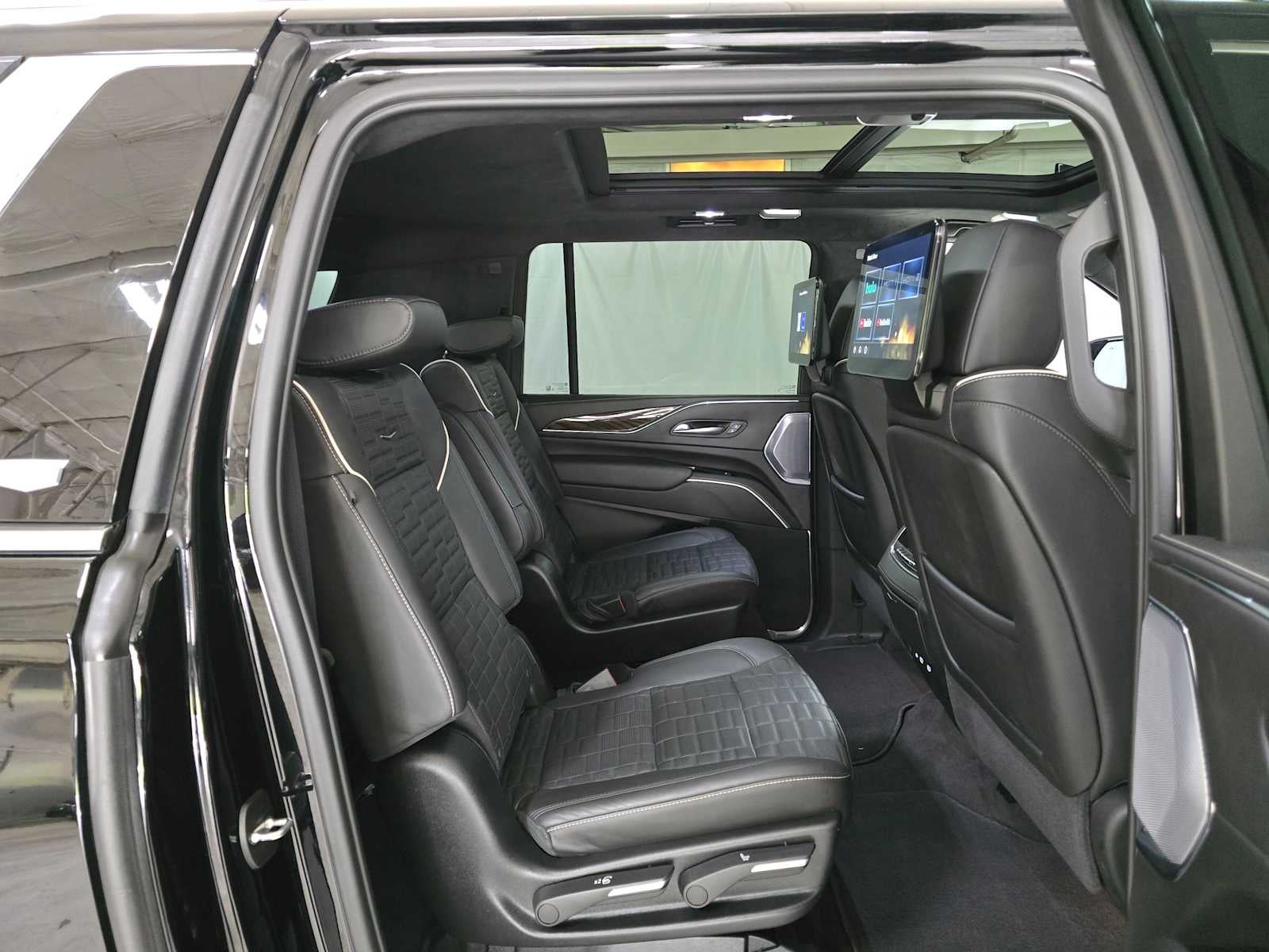 2024 Cadillac Escalade ESV 4WD Premium Luxury Platinum