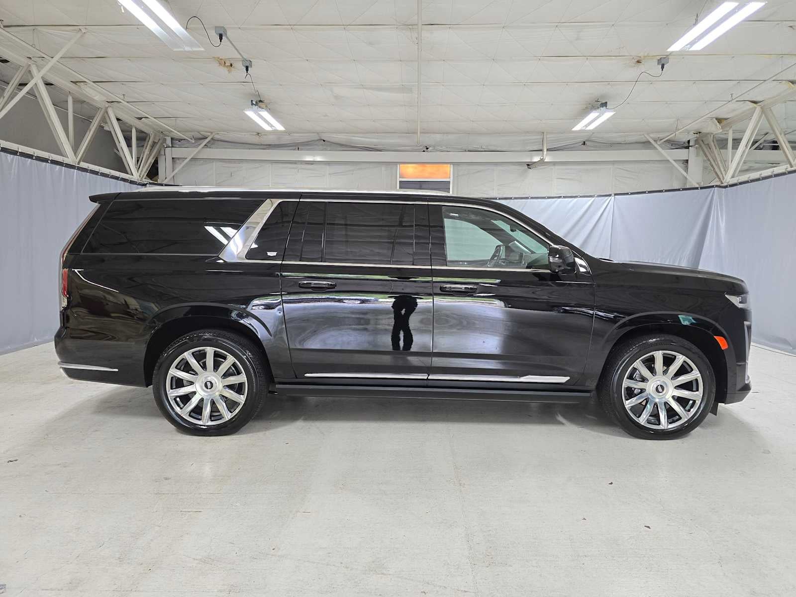 2024 Cadillac Escalade ESV 4WD Premium Luxury Platinum