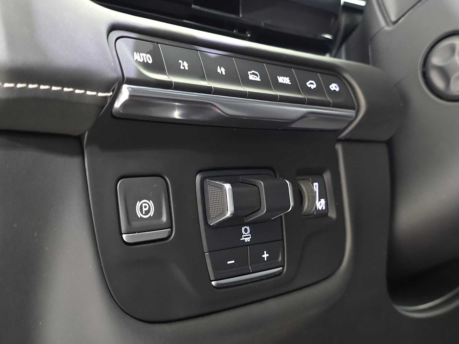 2024 Cadillac Escalade ESV 4WD Premium Luxury Platinum
