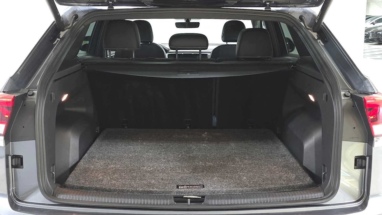 2023 Volkswagen Atlas Cross Sport 2.0T SE w/Technology