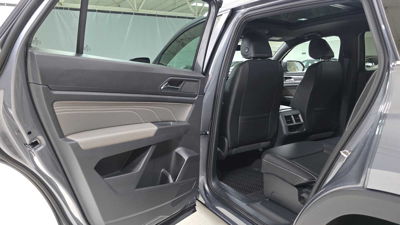 2023 Volkswagen Atlas Cross Sport 2.0T SE w/Technology