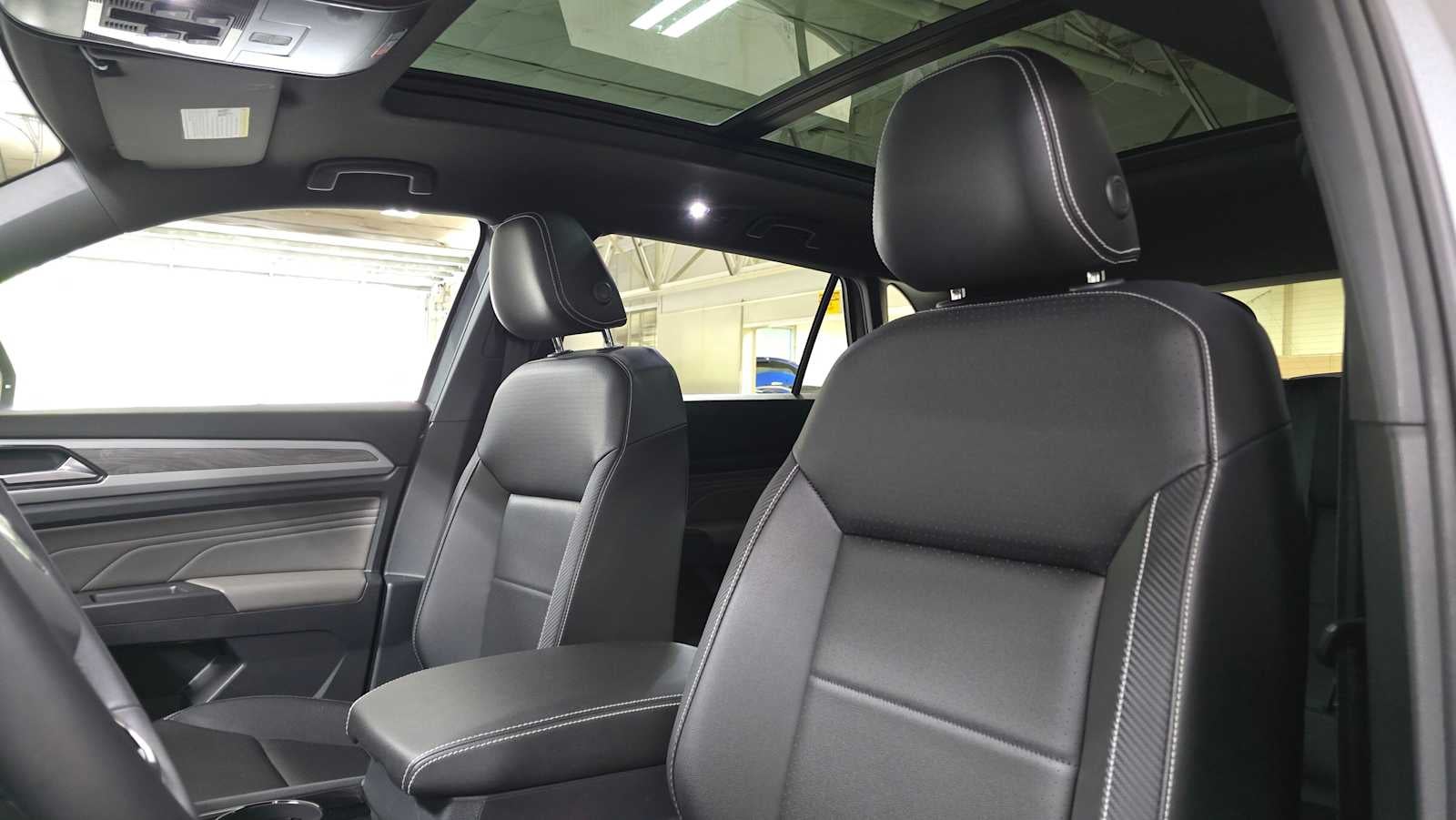 2023 Volkswagen Atlas Cross Sport 2.0T SE w/Technology